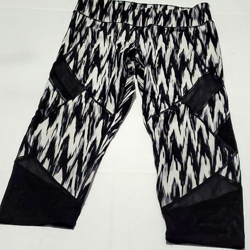 Marc New York Performance Y2K Retro Black Off White Geometric Capri Leggings M
